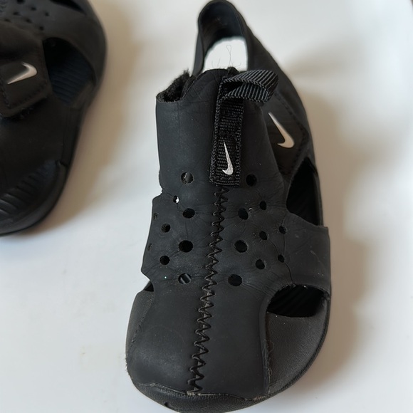 NIKE Toddler Sandals - Picture 7 of 9